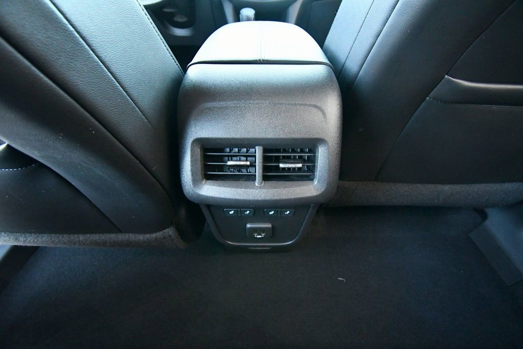 Used 2022 Chevrolet Equinox Premier FWD image 18