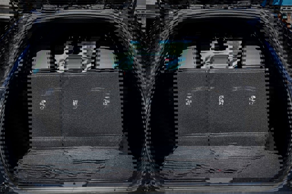 Used 2024 Toyota Venza LE image 29