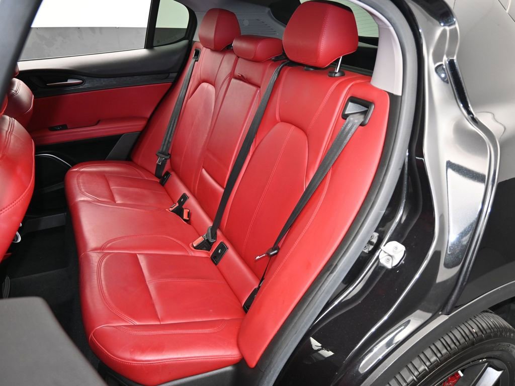 Used 2019 Alfa Romeo Stelvio w/ Nero Edizione image 31