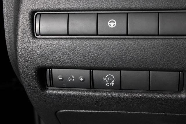 Certified 2023 Nissan Rogue SV image 24