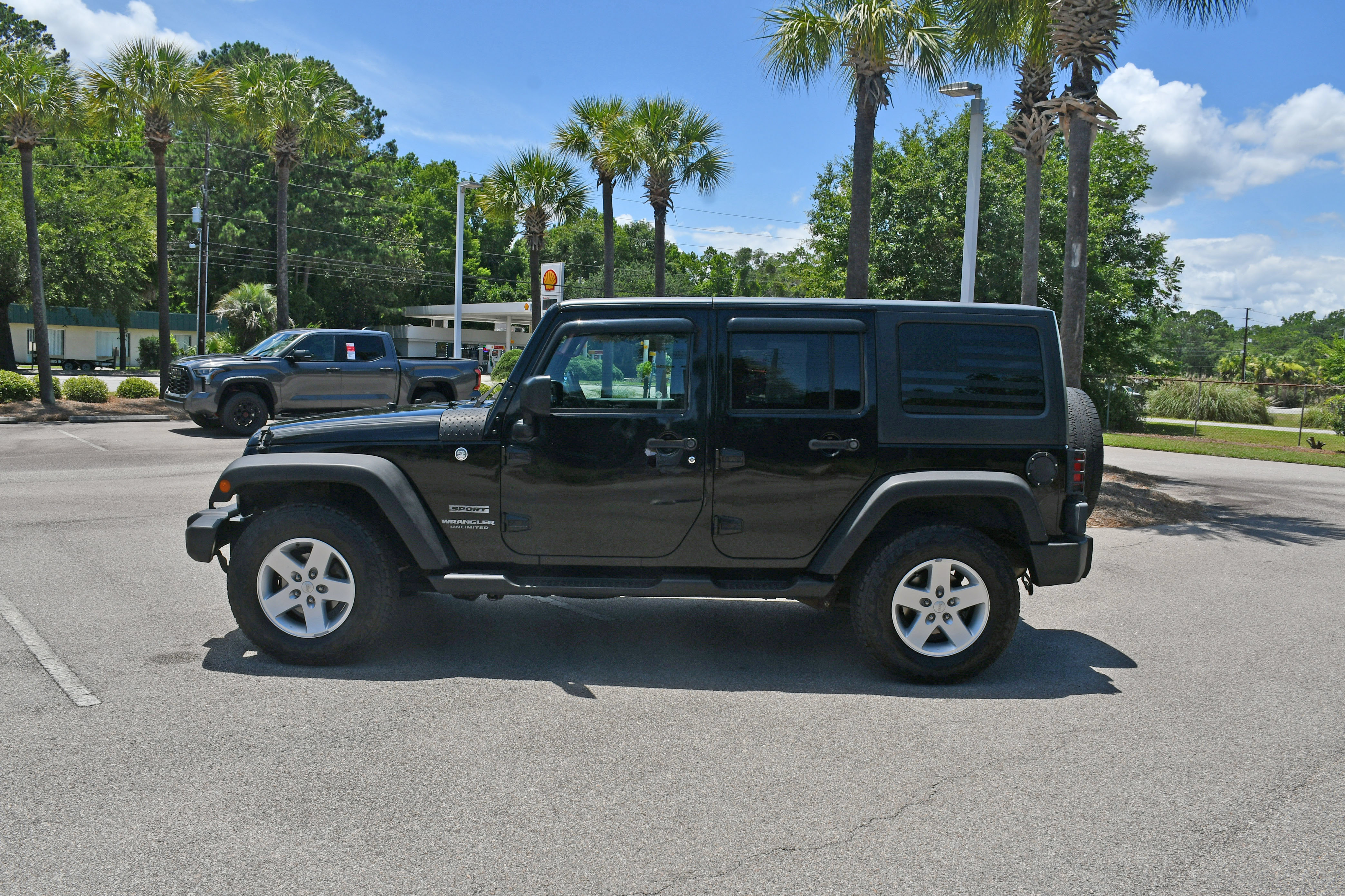 Used 2017 Jeep Wrangler Unlimited Sport w/ Quick Order Package 24S AWD/4WD image 5