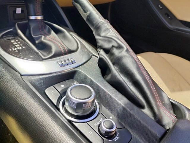 Used 2019 MAZDA MX-5 Miata RF Grand Touring RWD image 20