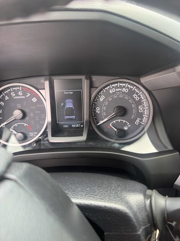 Used 2022 Toyota Tacoma TRD Sport w/ TRD Premium Sport Package AWD/4WD image 6