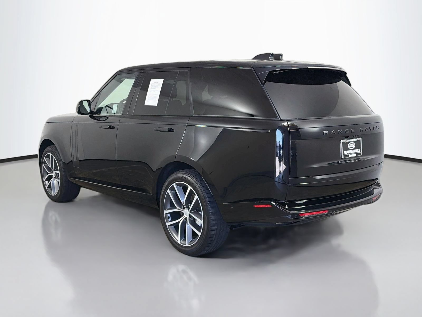 Certified 2024 Land Rover Range Rover SE AWD/4WD image 3