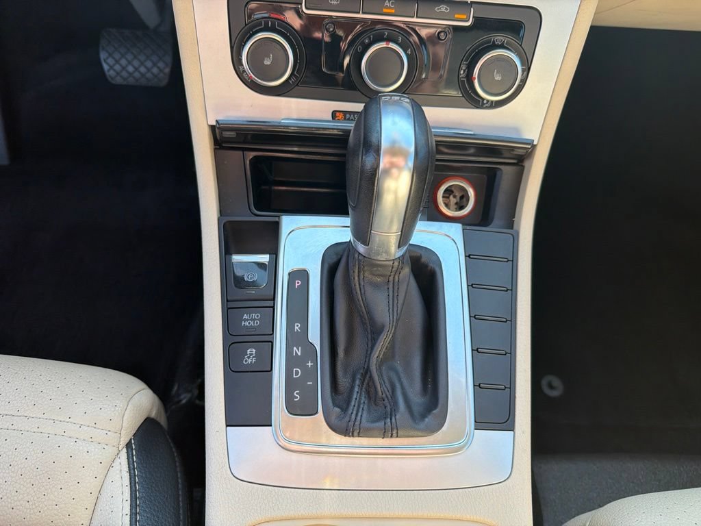 Used 2012 Volkswagen CC Sport FWD image 20