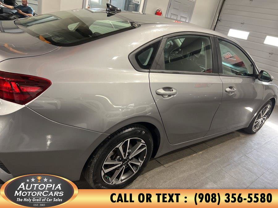Used 2024 Kia Forte LXS FWD image 7