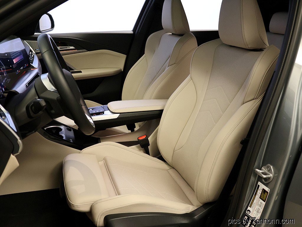 Certified 2025 BMW X2 xDrive28i AWD/4WD image 10