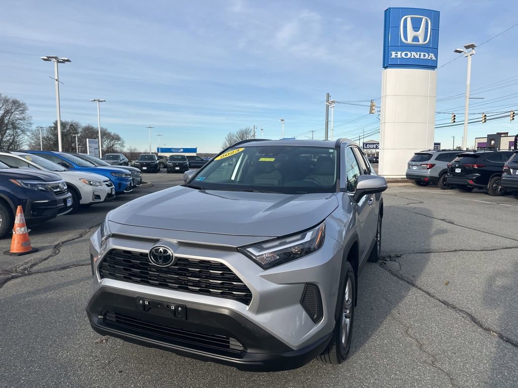 Used 2023 Toyota RAV4 XLE image 1