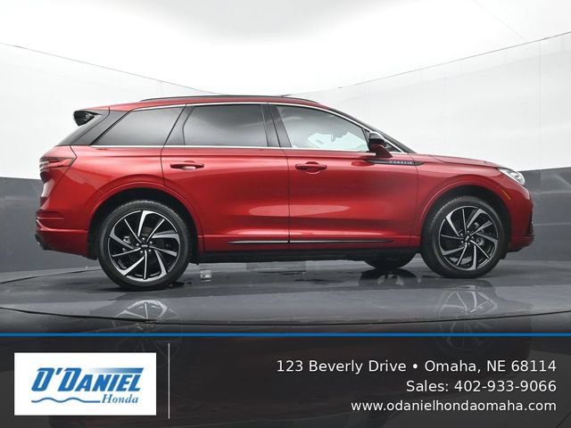 Used 2025 Lincoln Corsair Grand Touring AWD/4WD image 13