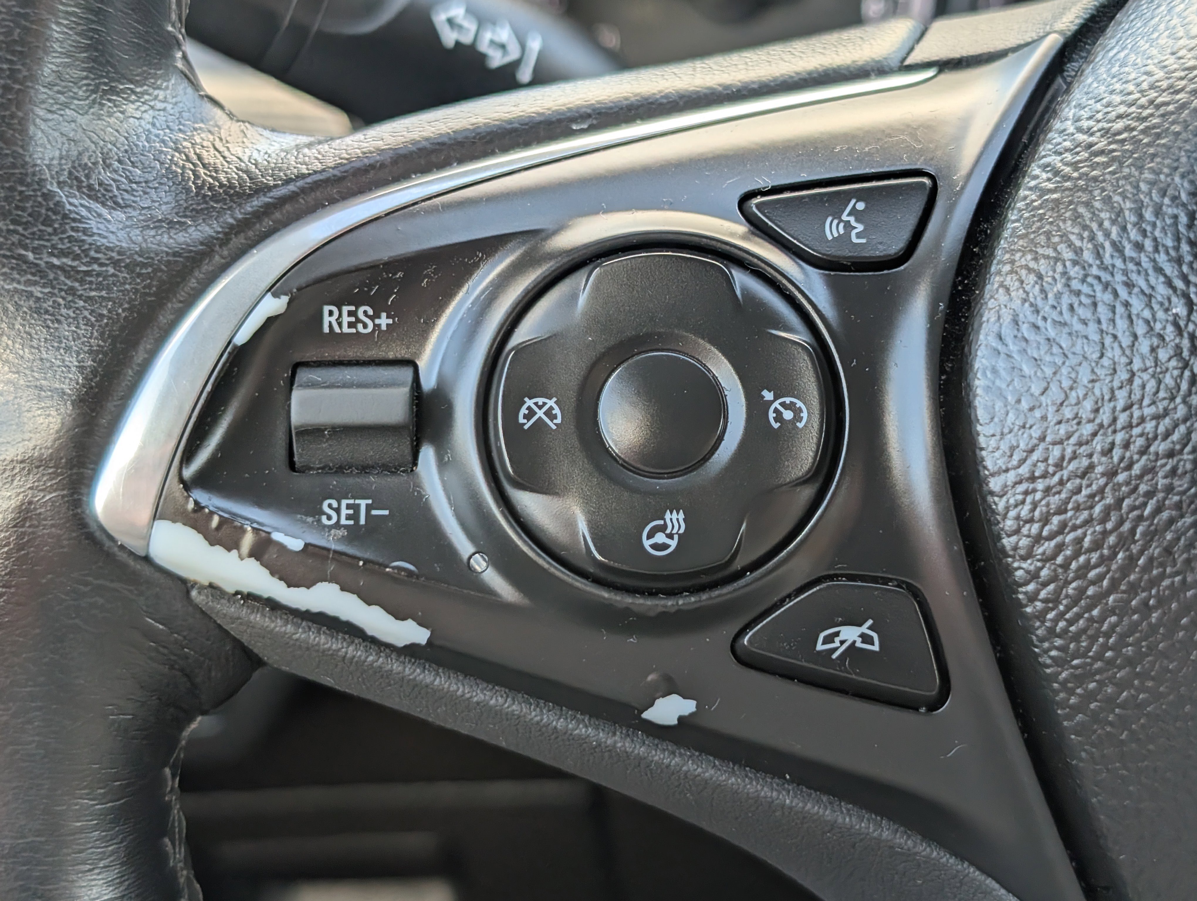 Used 2020 Buick Envision Essence image 25