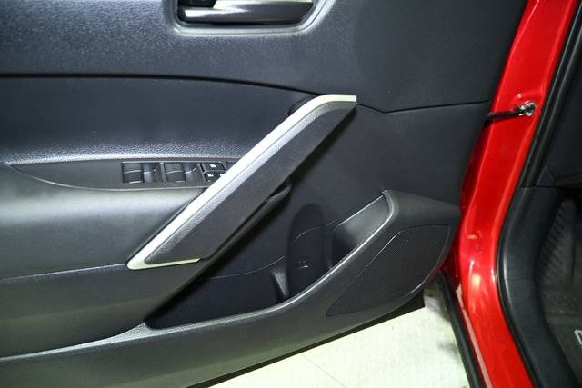 Used 2024 Toyota Corolla Cross AWD Hybrid w/ Moonroof Package image 27