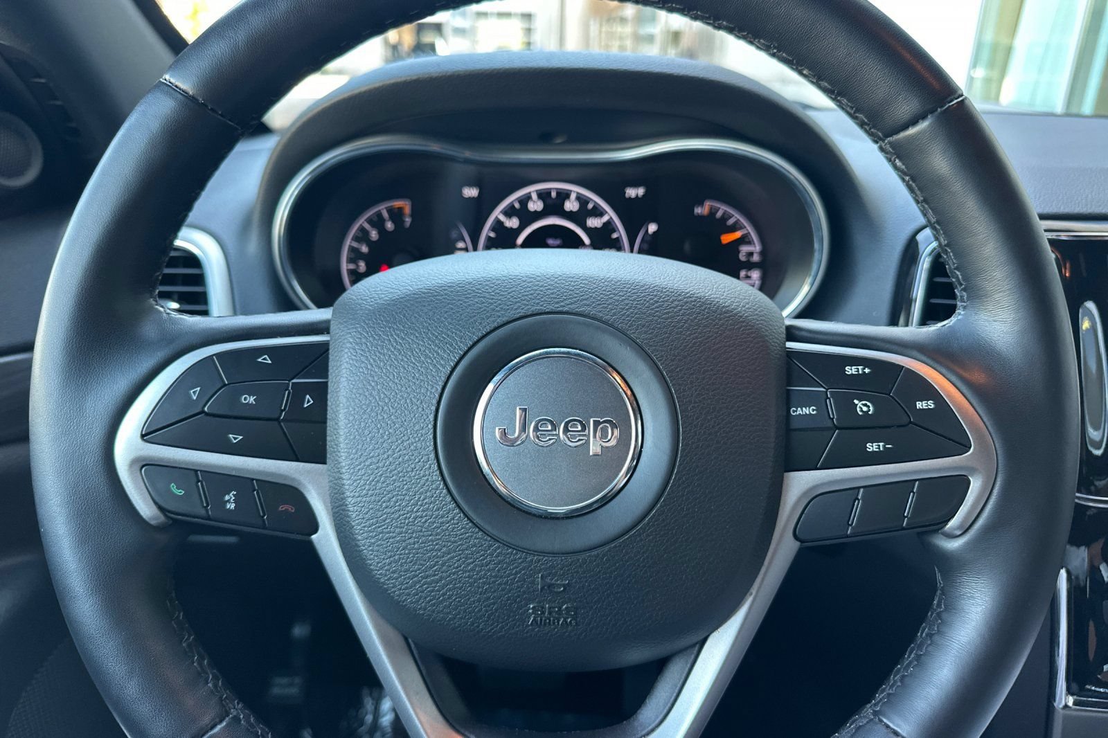 Used 2022 Jeep Grand Cherokee Laredo X AWD/4WD image 24