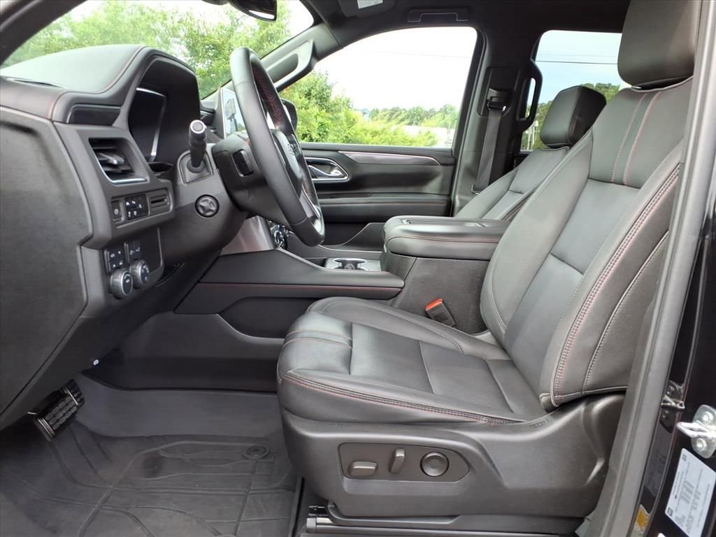 Used 2023 Chevrolet Tahoe RST w/ RST Performance Edition AWD/4WD image 3