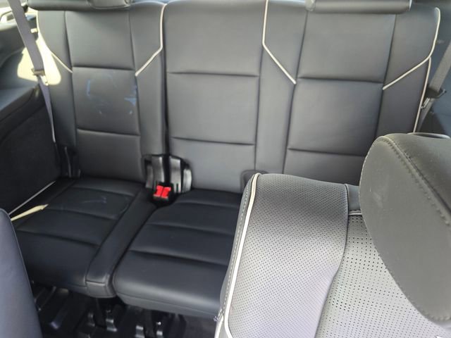 Used 2023 Cadillac Escalade Premium Luxury image 12