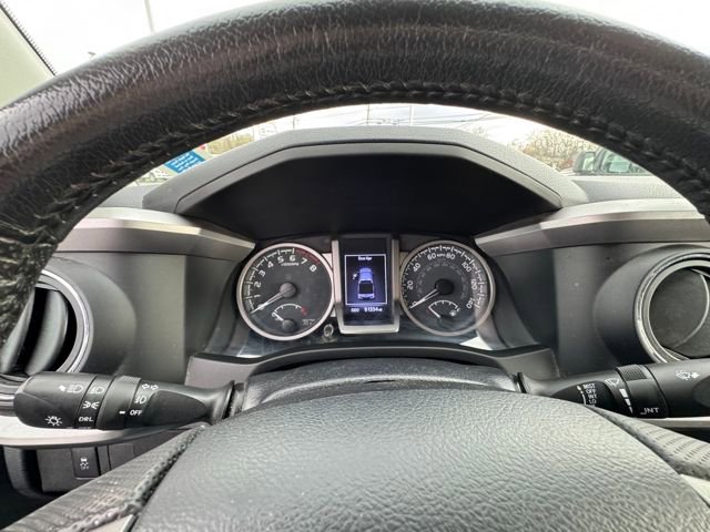 Used 2020 Toyota Tacoma SR5 image 33