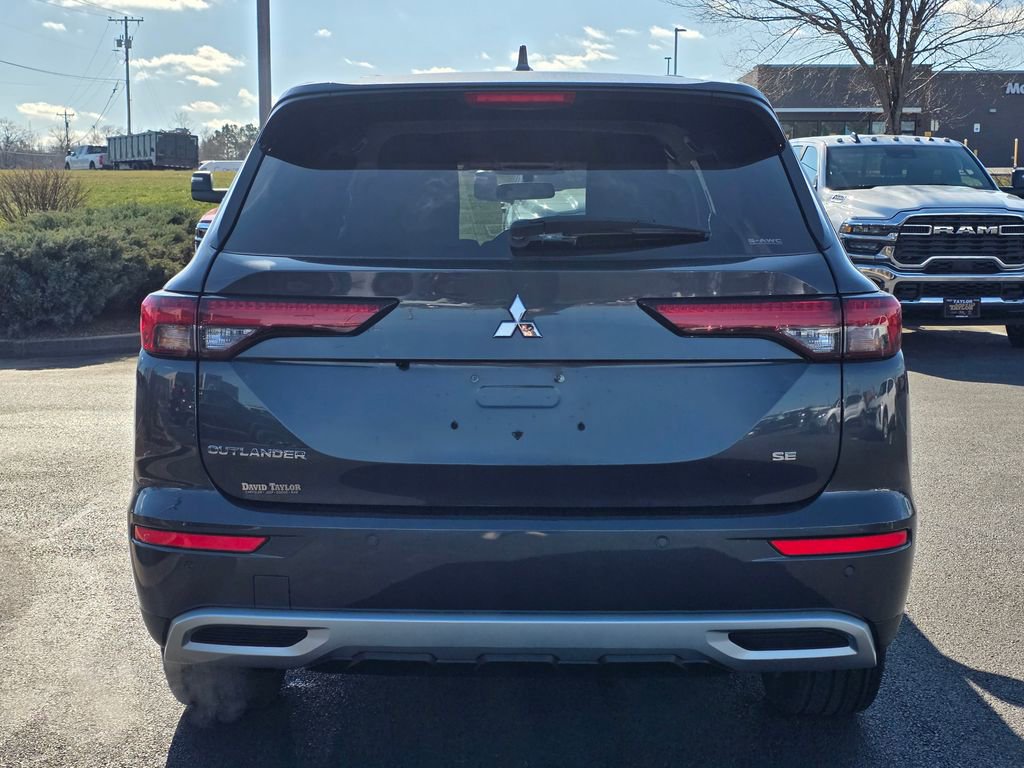 Used 2024 Mitsubishi Outlander SE image 7