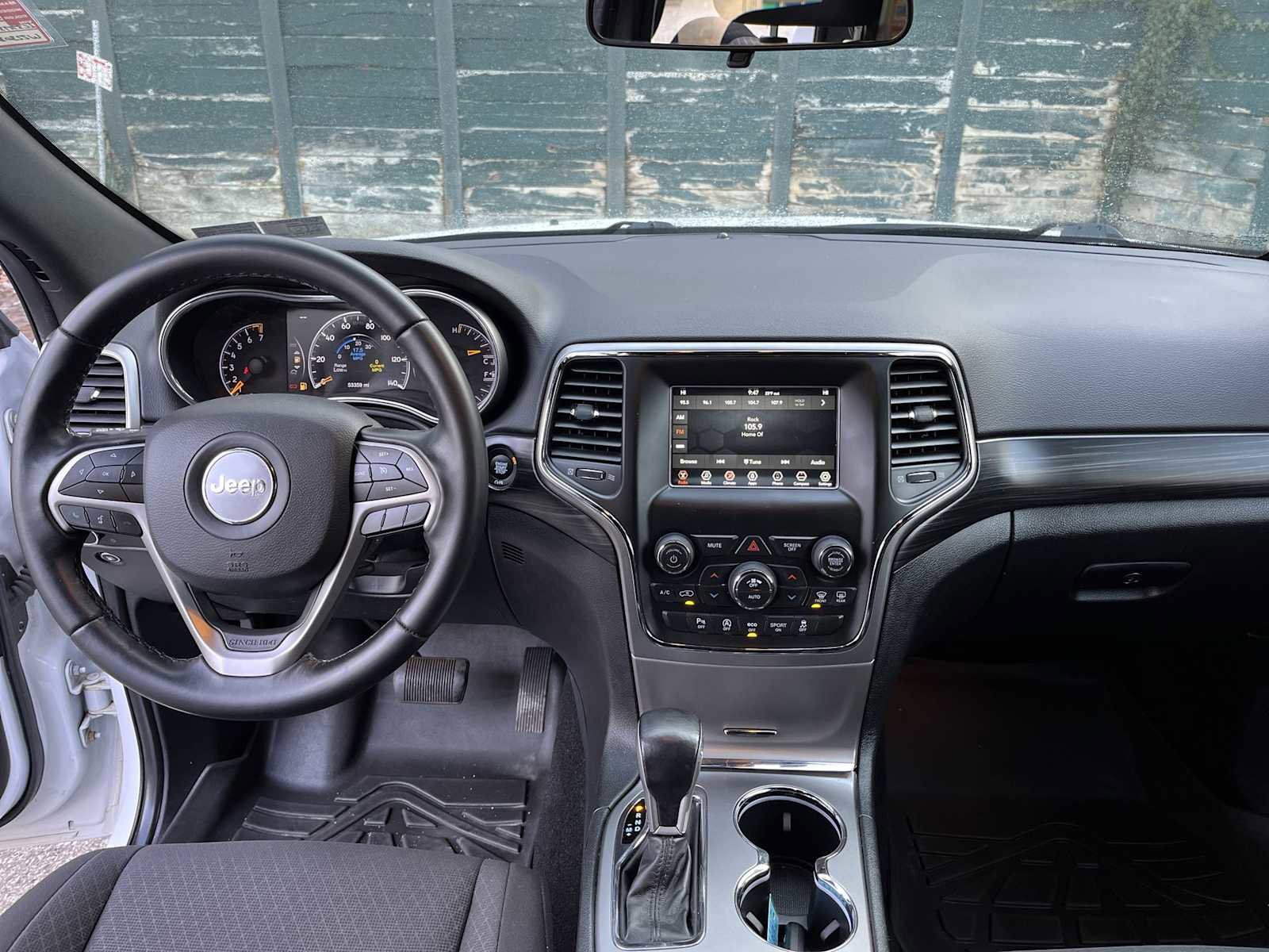 Used 2020 Jeep Grand Cherokee Laredo image 19