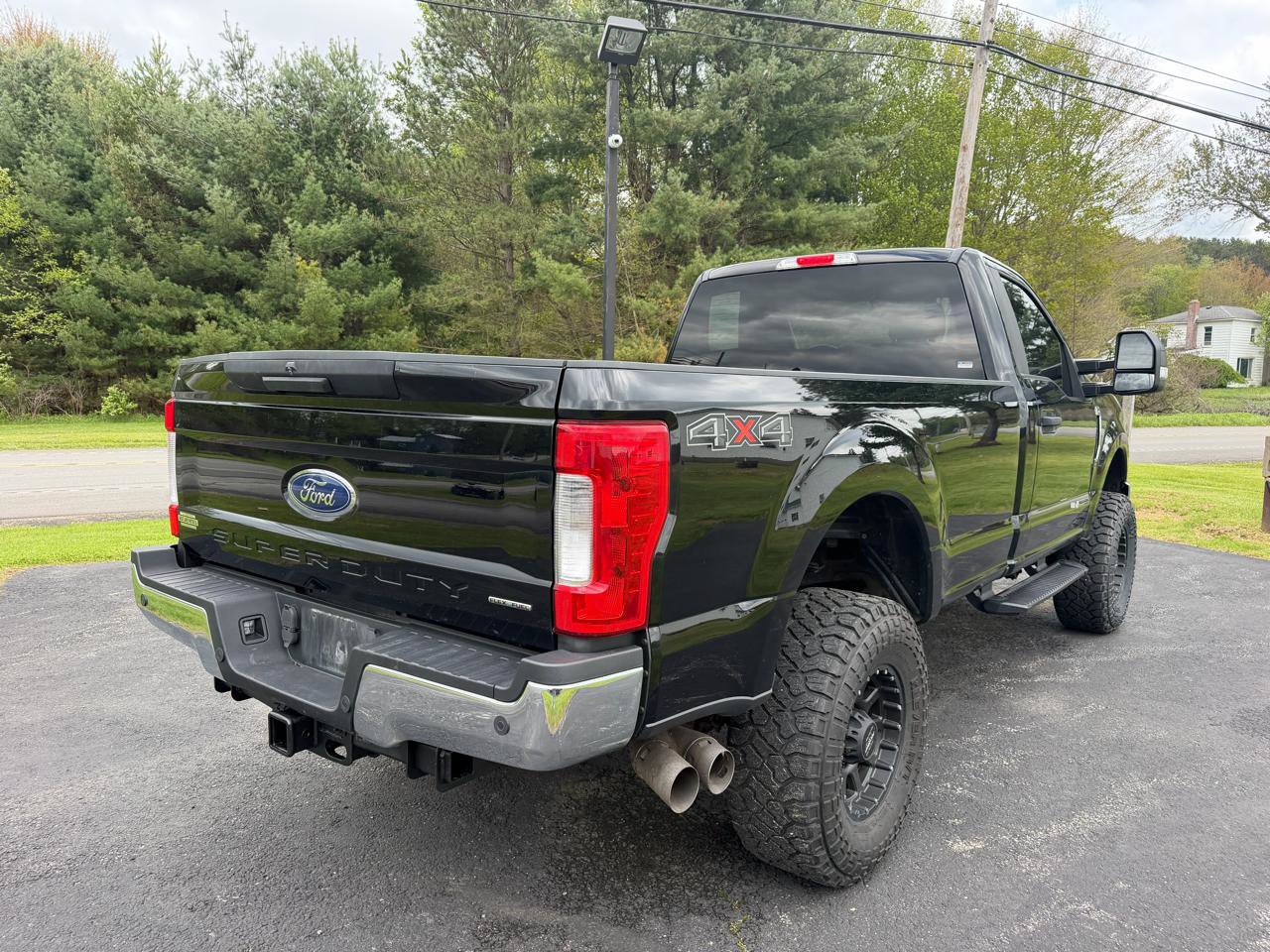 Used 2017 Ford F350 XLT w/ XLT Value Package AWD/4WD image 4