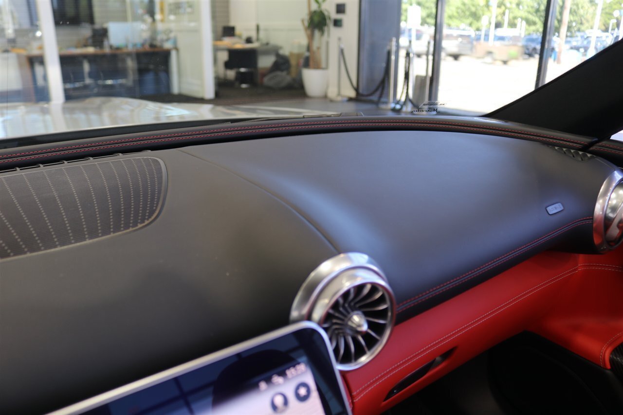 Used 2023 Mercedes-Benz SL 63 AMG 4MATIC w/ Driver Assistance Package image 36
