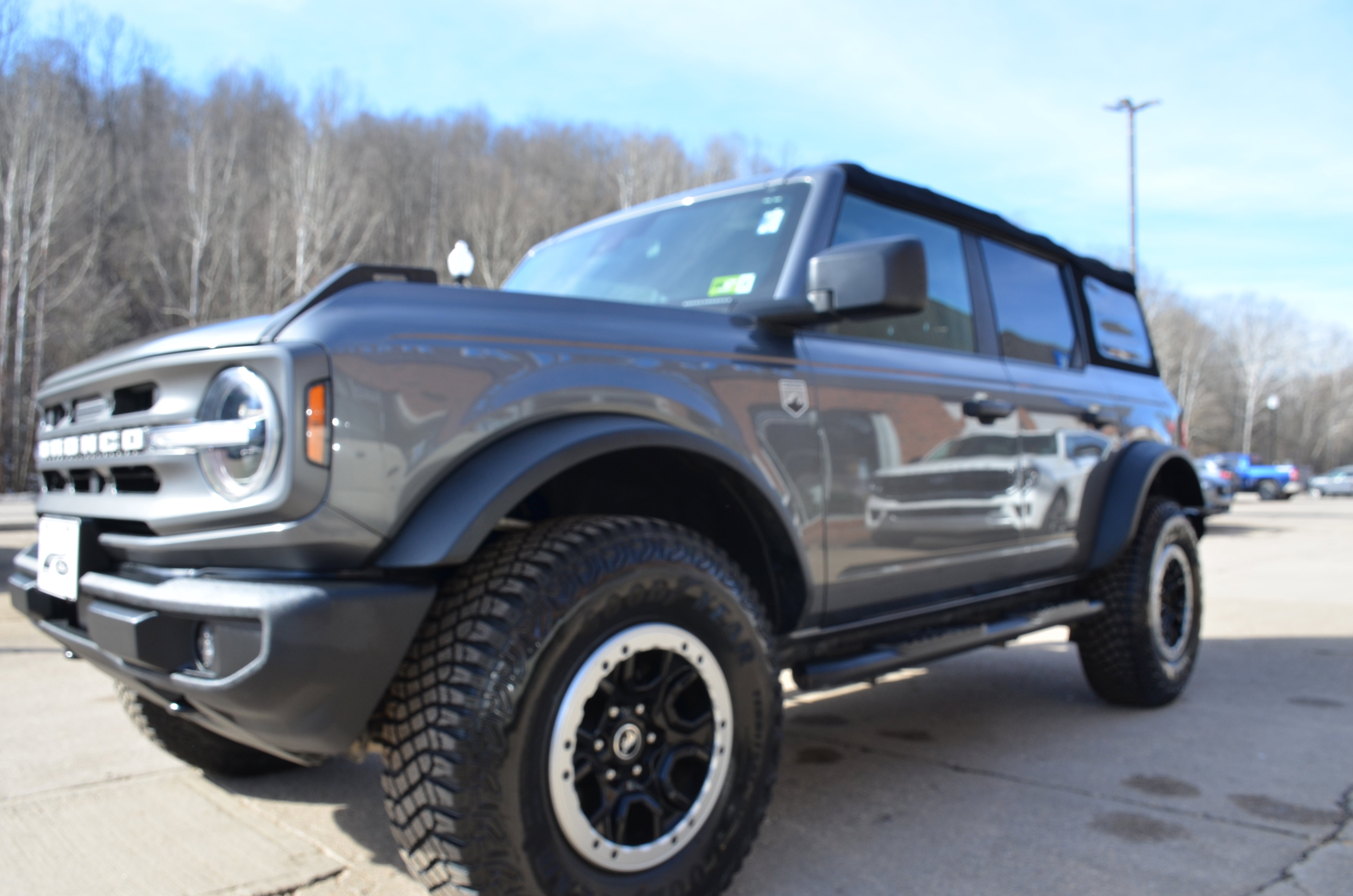 Used 2022 Ford Bronco Big Bend w/ Sasquatch Package image 1