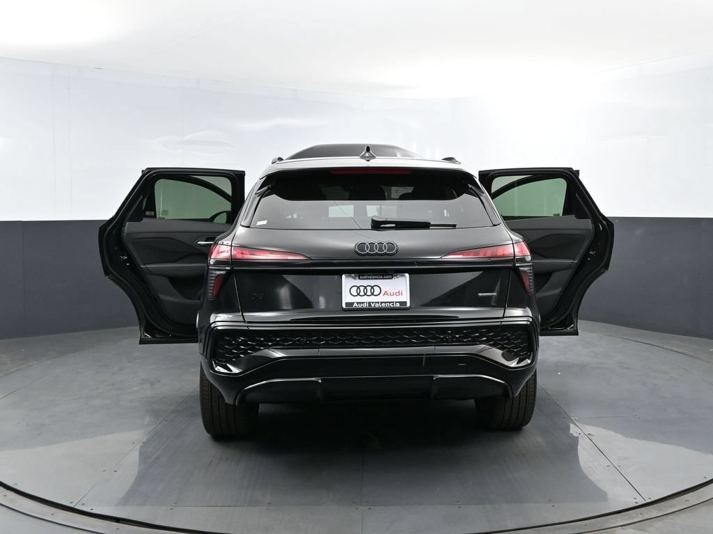 New 2026 Audi Q3 quattro 2.0T w/ Driver Assistance Package AWD/4WD image 29