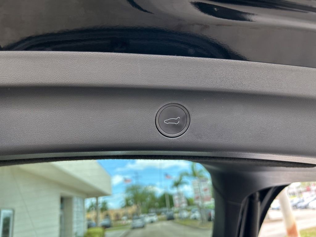 Used 2023 Tesla Model Y Long Range image 35