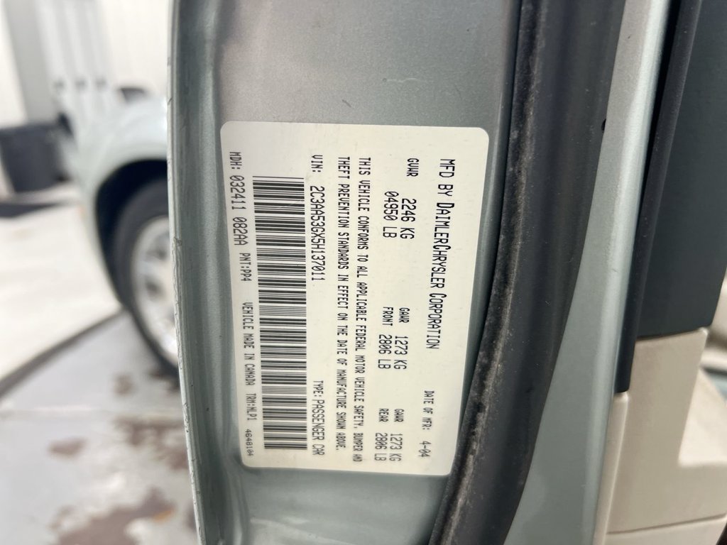 Used 2005 Chrysler 300 Touring RWD image 26