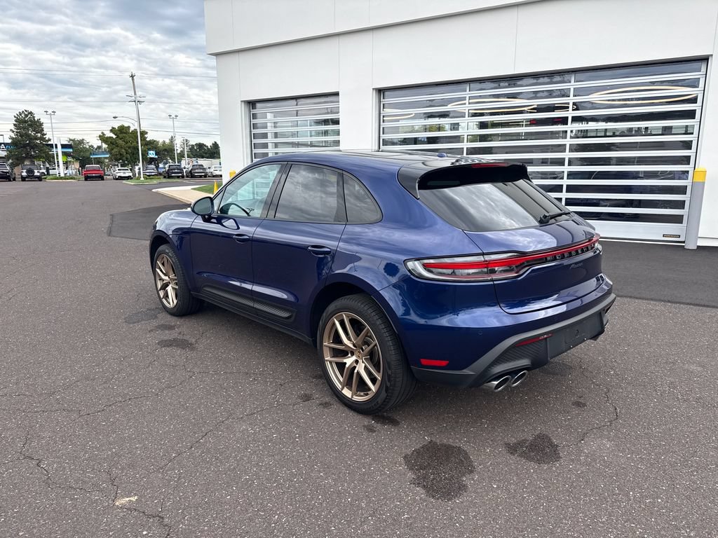 Used 2023 Porsche Macan Turbo AWD/4WD image 3