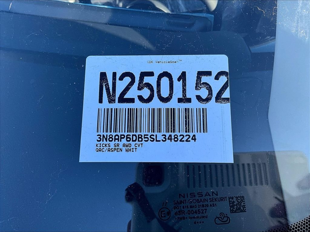 New 2025 Nissan Kicks SR AWD/4WD image 17