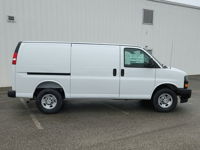 New 2026 Chevrolet Express 3500 RWD image 8