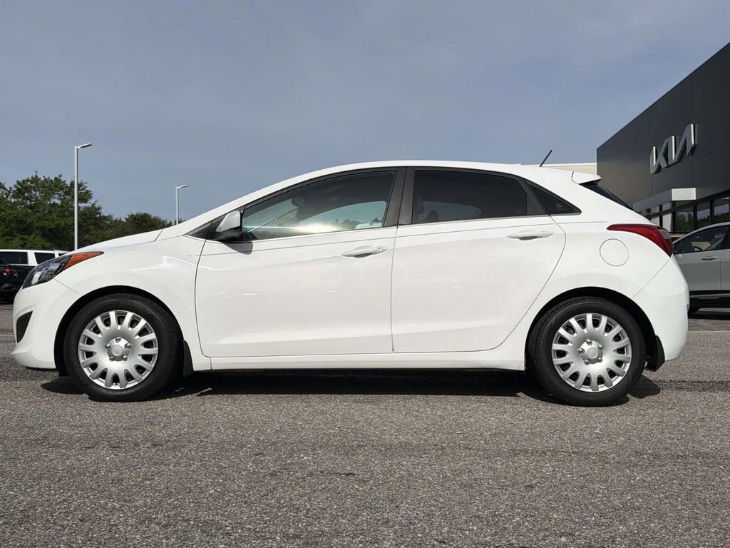 Used 2016 Hyundai Elantra GT FWD image 30