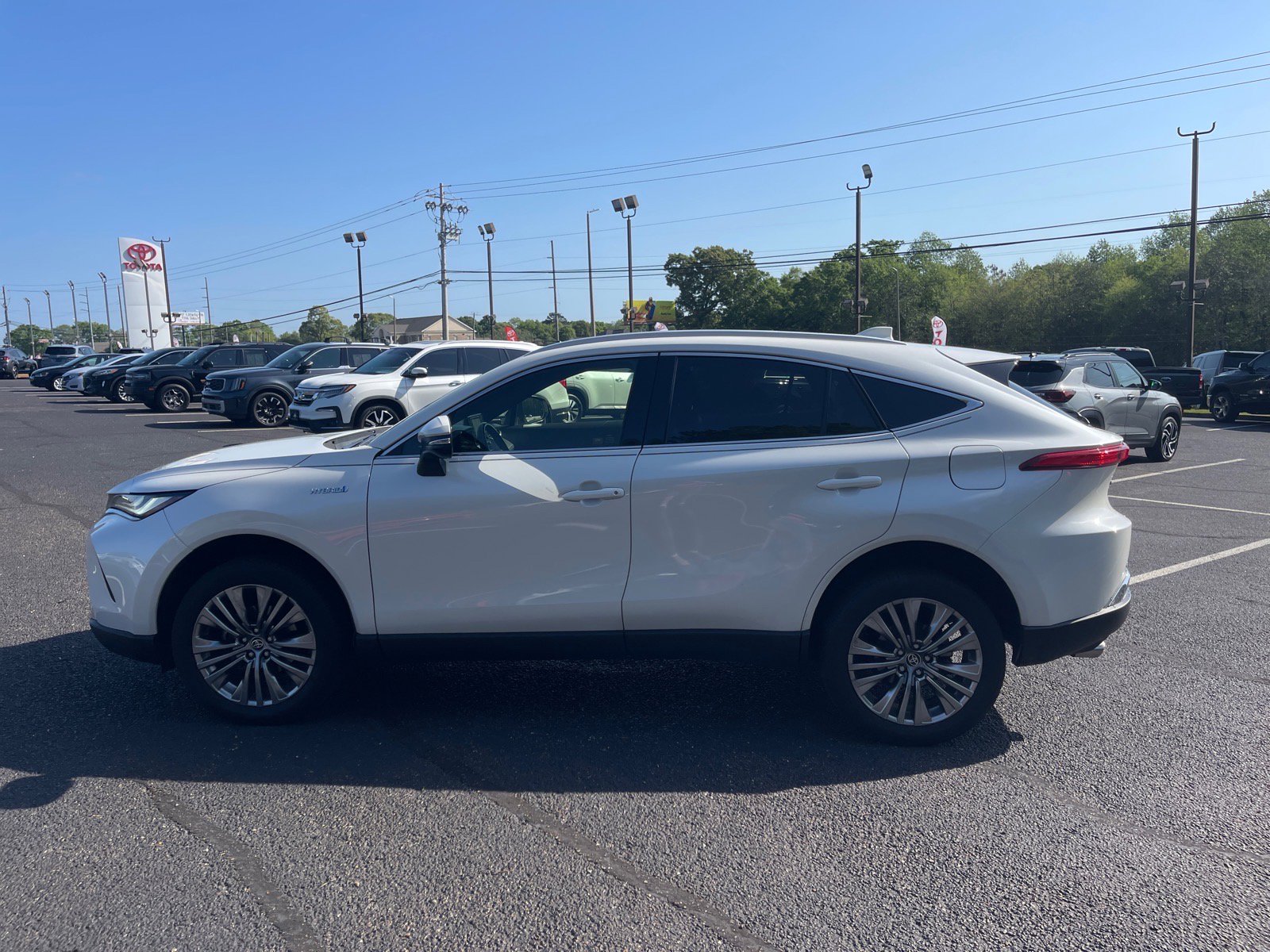 Used 2021 Toyota Venza XLE w/ Softex Package image 13