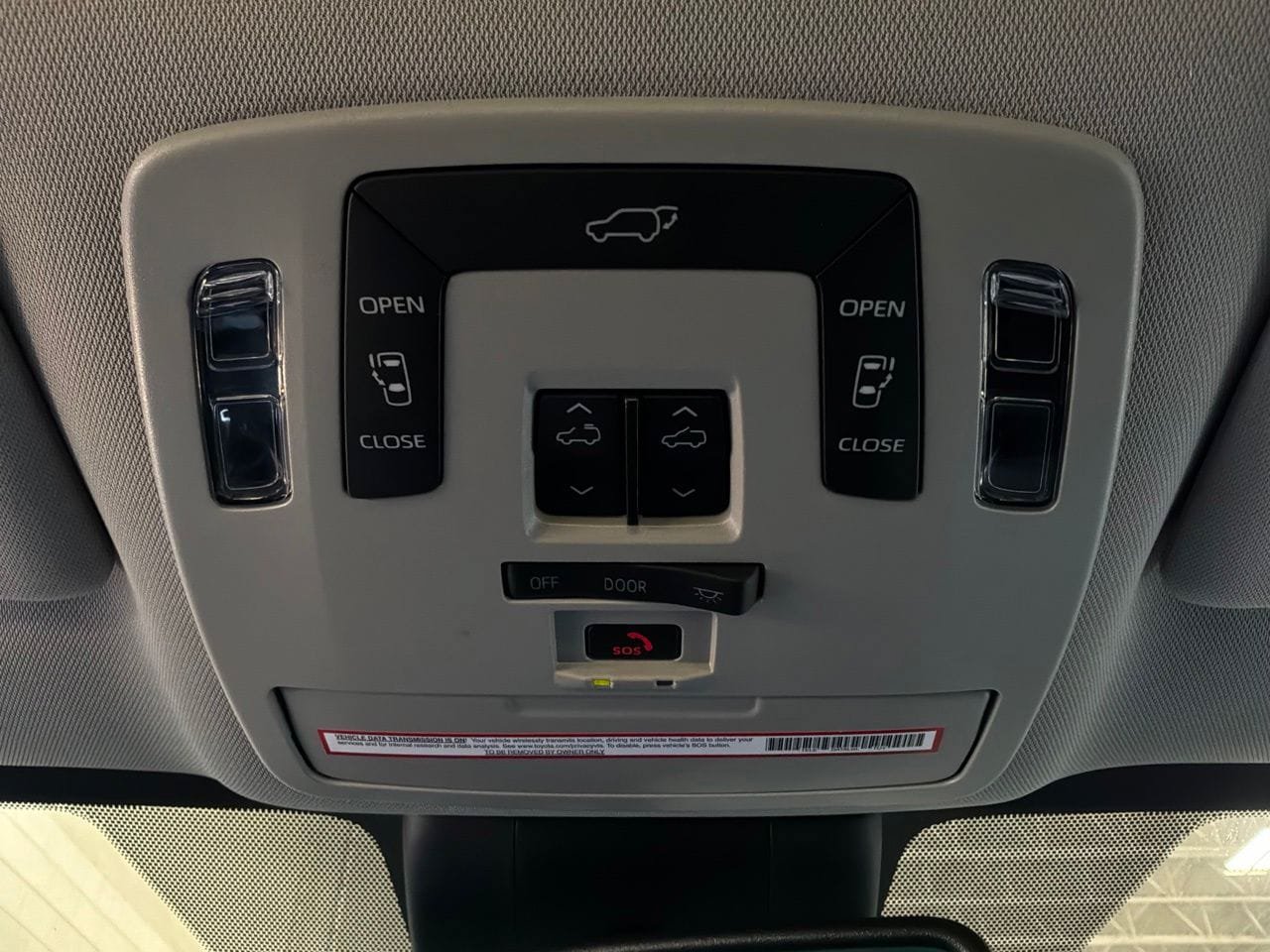 Used 2026 Toyota Sienna XLE FWD image 19