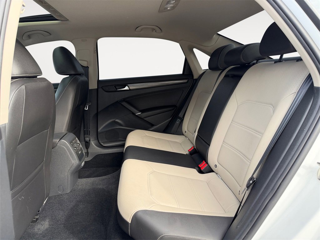 Used 2020 Volkswagen Passat 2.0T R-Line image 13