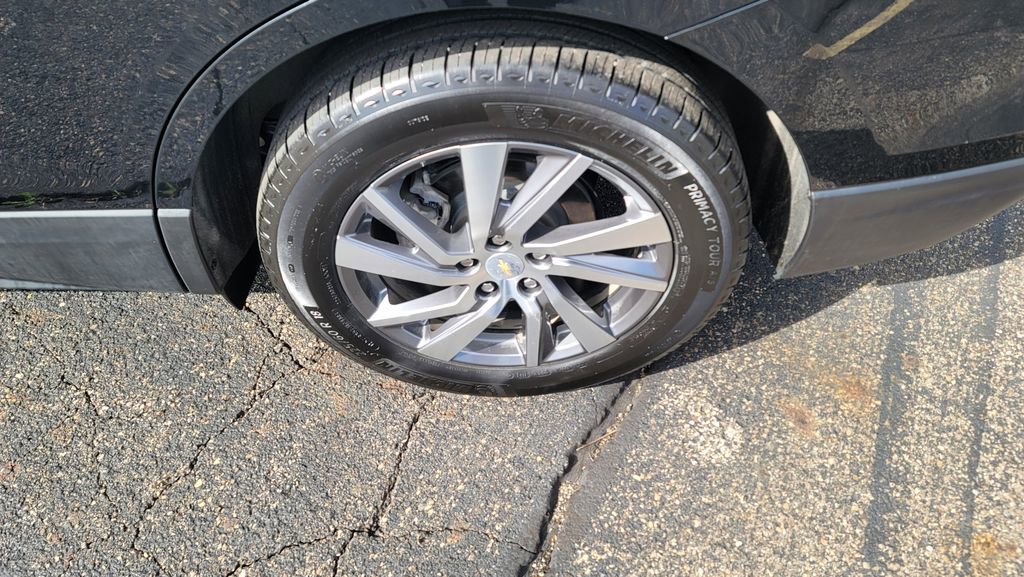 Used 2024 Chevrolet Equinox LT w/ LPO, Floor Liner Package image 8