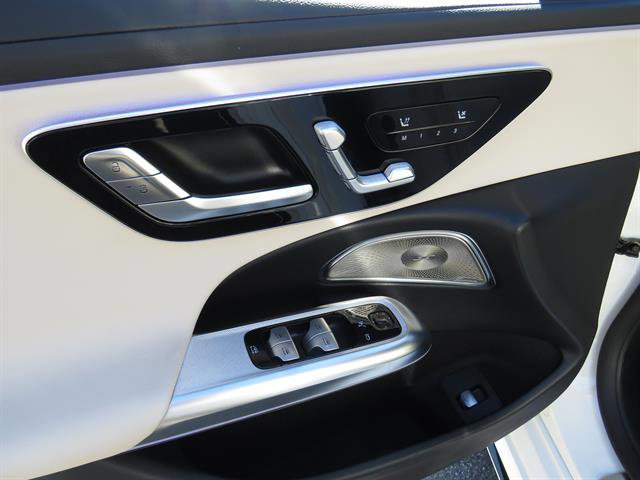 Used 2025 Mercedes-Benz E 350 4MATIC Sedan image 9