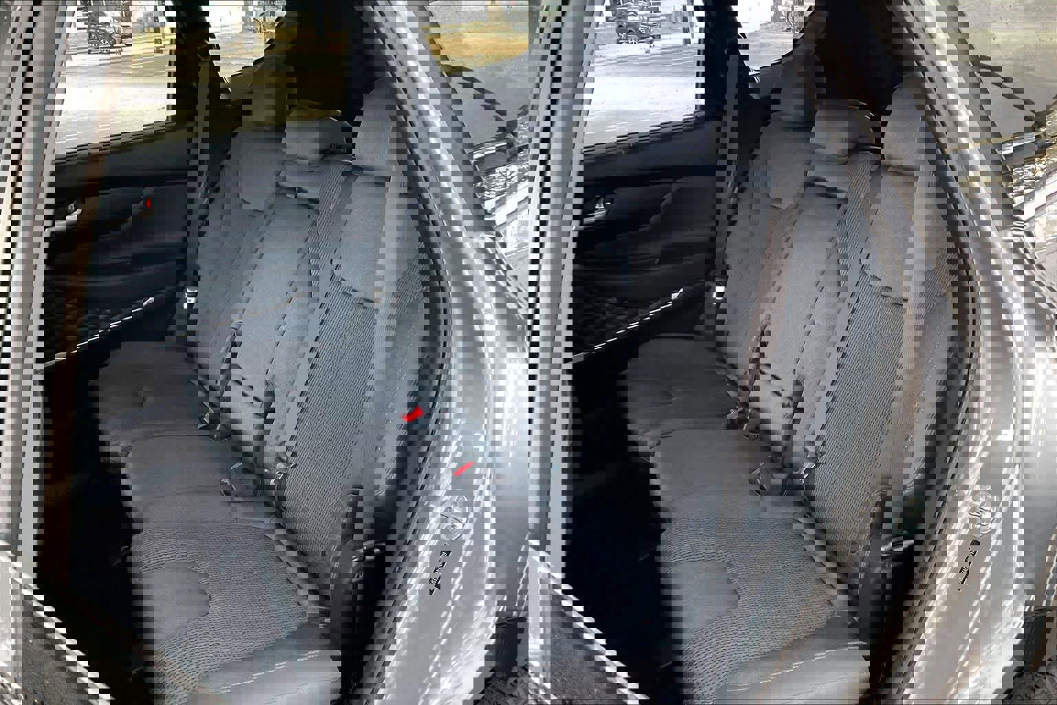 Used 2020 Hyundai Santa Fe SEL w/ Convenience Package image 16