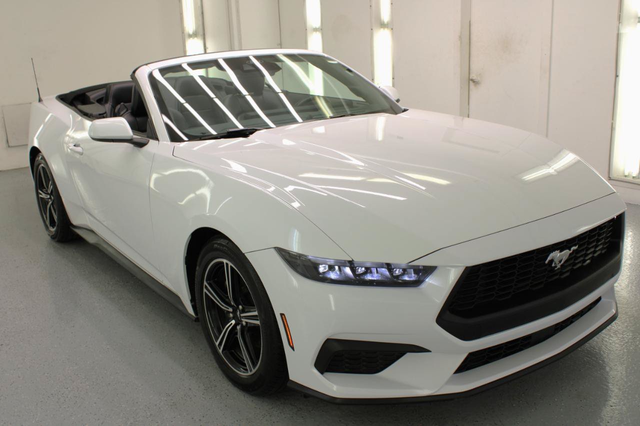 Used 2025 Ford Mustang Premium RWD image 12