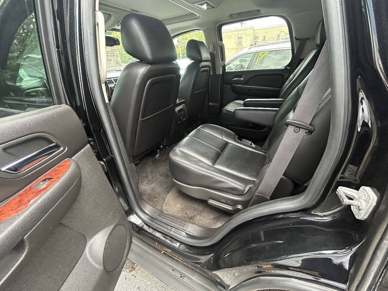 Used 2013 Chevrolet Tahoe LT w/ Luxury Package AWD/4WD image 11