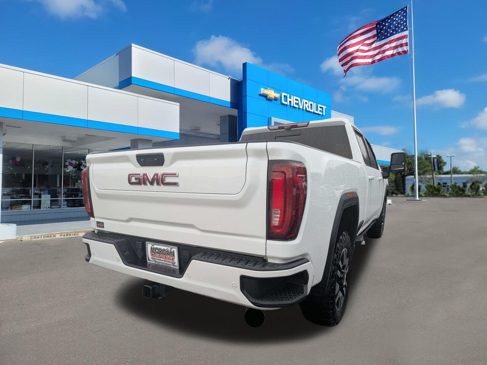 Used 2022 GMC Sierra 2500 AT4 w/ AT4 Premium Plus Package AWD/4WD image 3
