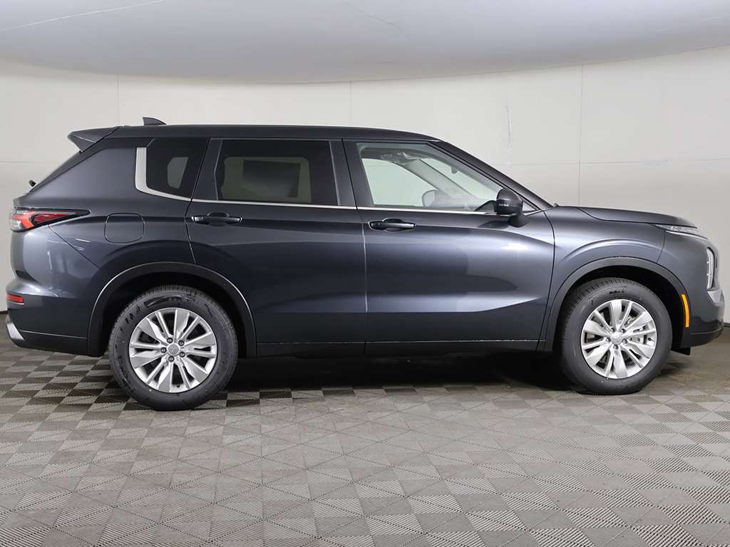New 2026 Mitsubishi Outlander ES AWD/4WD image 18