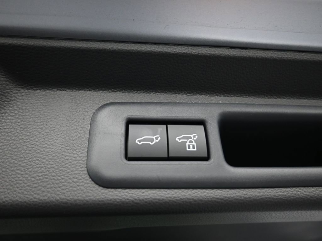 Used 2026 Toyota Sequoia Limited AWD/4WD image 32