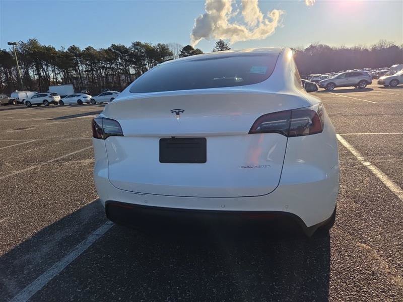 Used 2023 Tesla Model Y Long Range AWD/4WD image 4