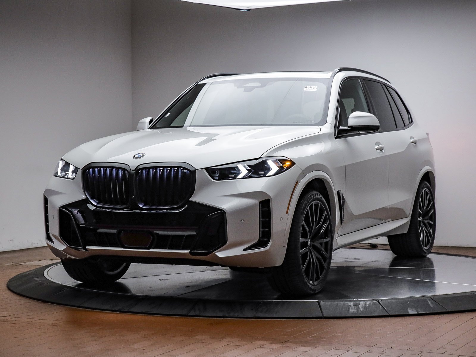 New 2026 BMW X5 sDrive40i w/ M Sport Package image 1
