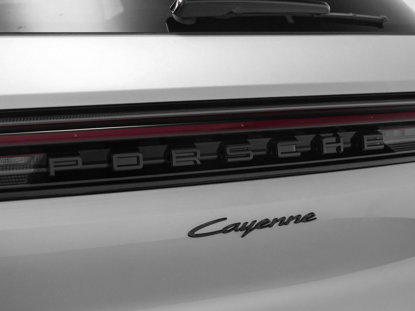 Certified 2025 Porsche Cayenne image 9