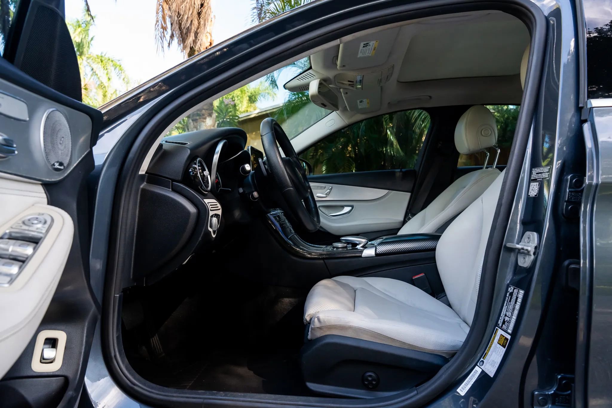 Used 2015 Mercedes-Benz C 300 Sedan w/ Premium 1 Package image 4