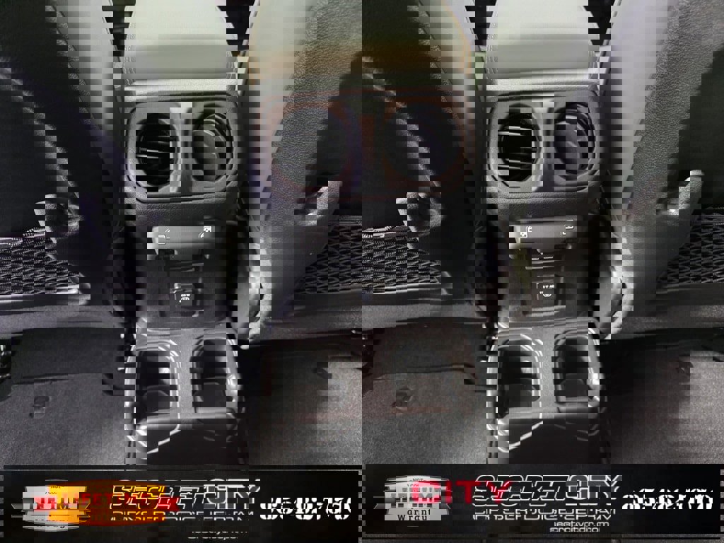 New 2025 Jeep Gladiator Mojave image 29