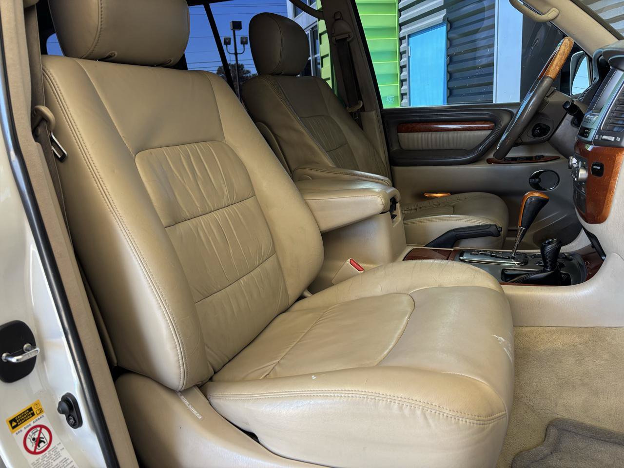 Used 2004 Lexus LX 470 4WD w/ Preferred Accessory Pkg image 21