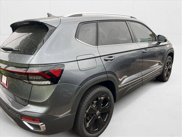 New 2025 Volkswagen Taos SEL image 6