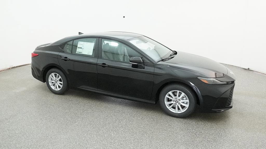 Used 2025 Toyota Camry LE image 27